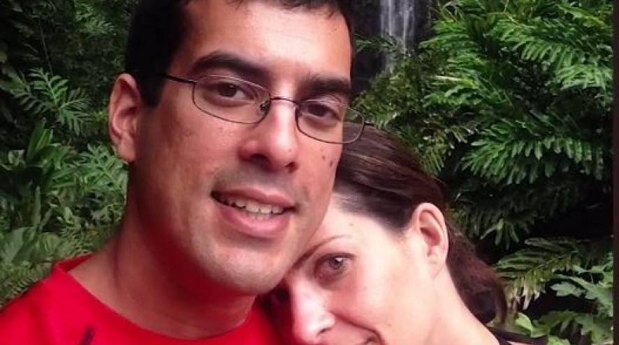 Picture of Jag with his late wife Carolyn leaning on his shoulder.