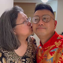 Eric Li and mom